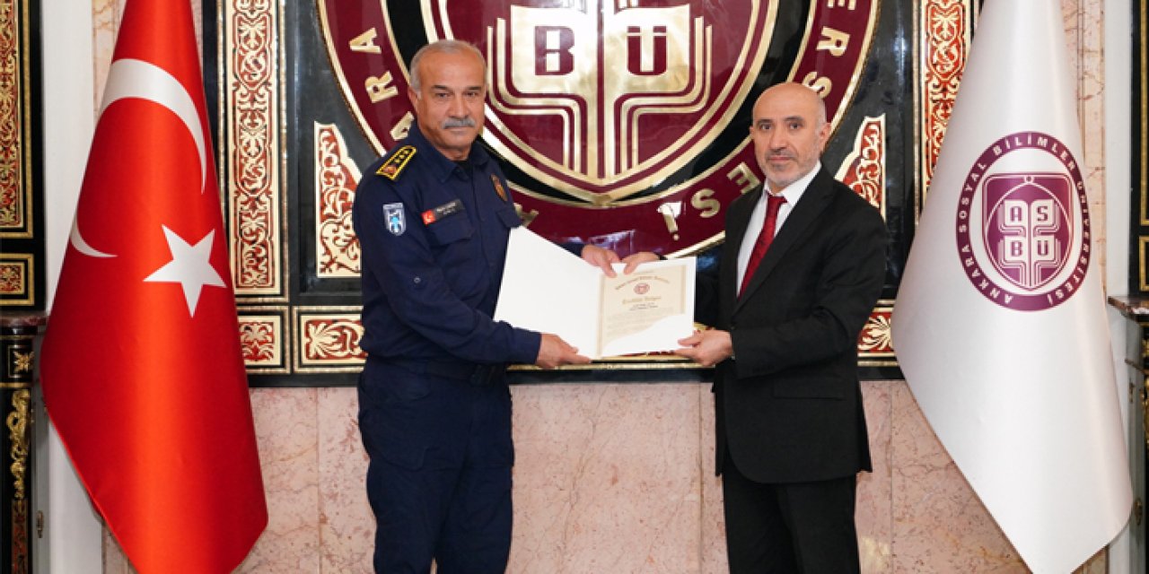 Ulus’taki yangın müdahalesine katılan itfaiyecilere ASBÜ’den takdir töreni