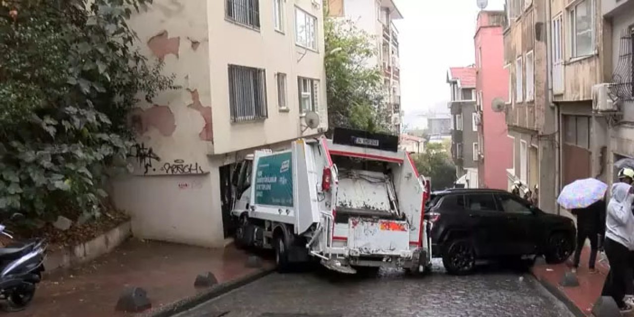Beyoğlu’nda feci kaza: Çöp kamyonu felaketi  getirdi