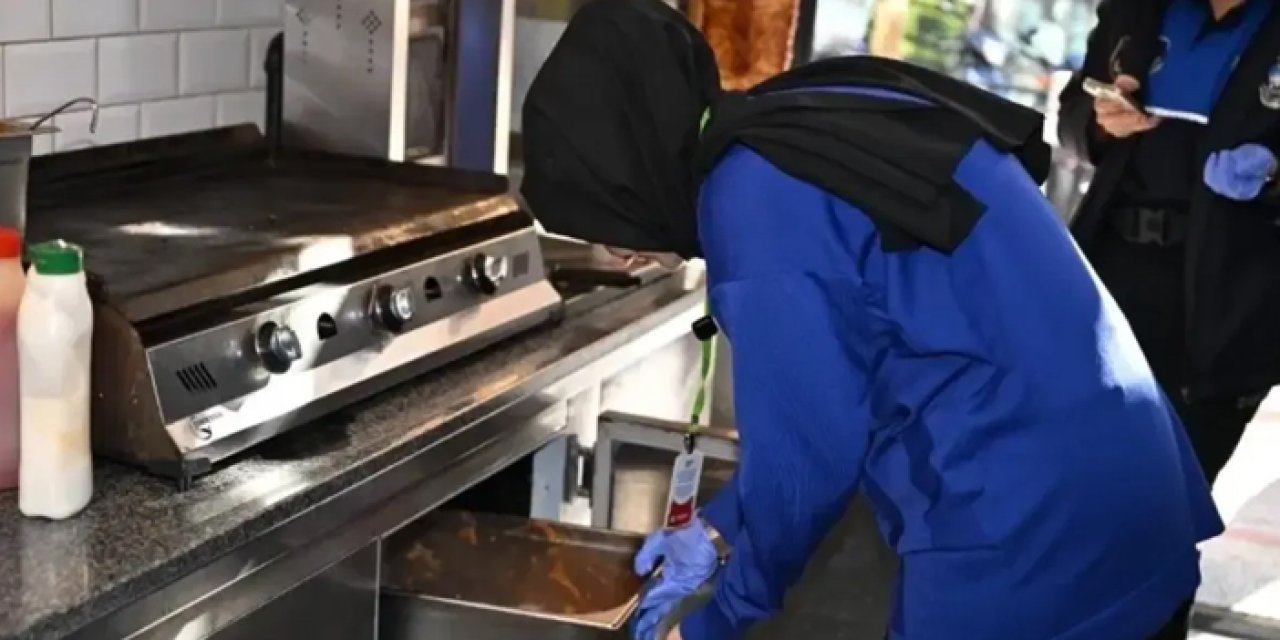 Manisa'da gıda skandalı: Tonlarca çürümüş tavuk çıktı