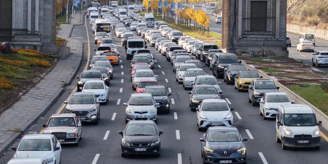 Ankara trafiğinde artış: Araç sayısındaki yükseliş sürücülere ek 22 dakika getirdi
