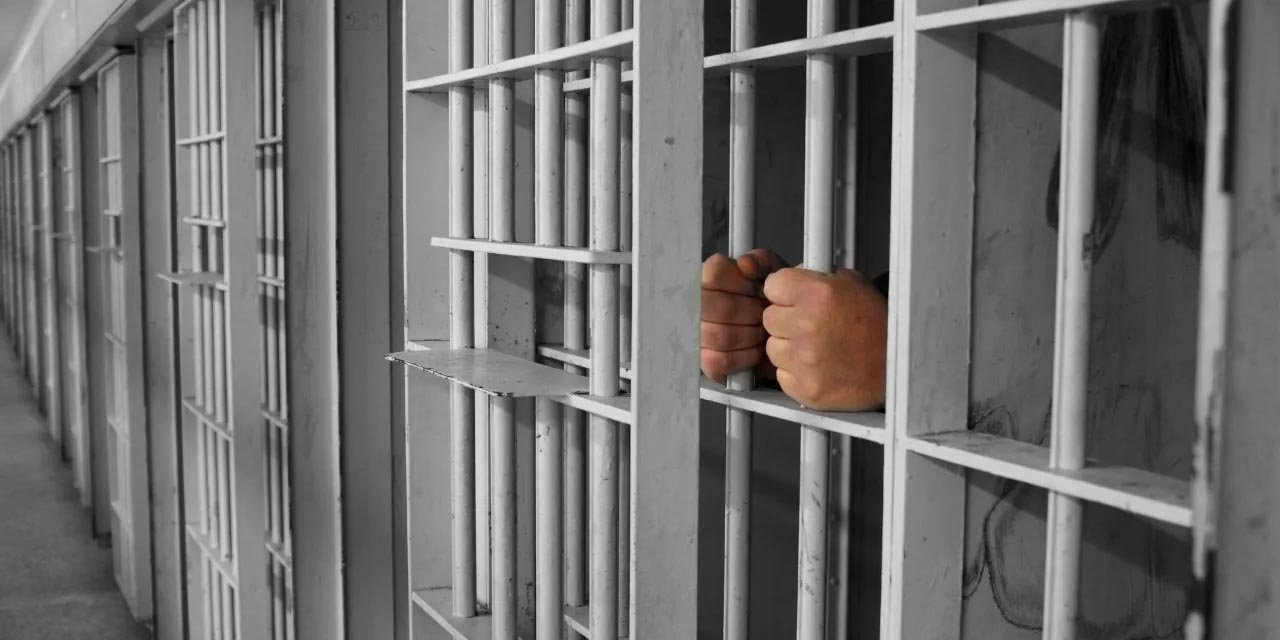 Eski başbakana hapis şoku!