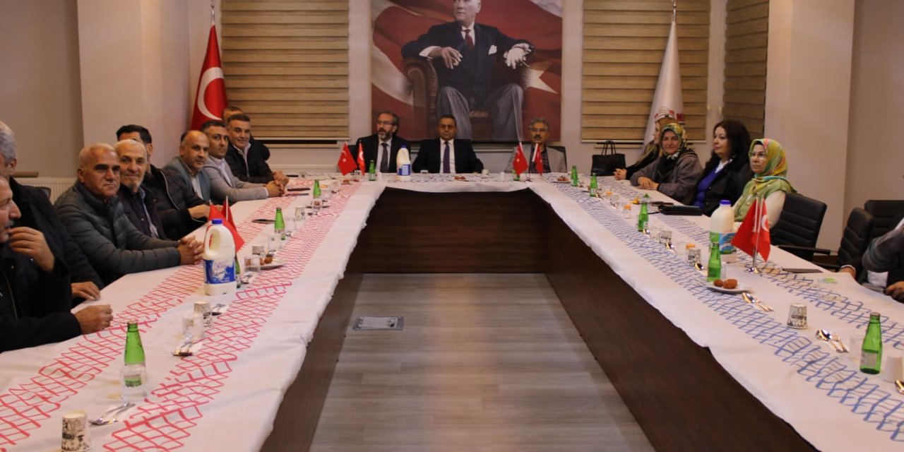 AK Parti Mamak İlçe Başkanı Osman Engin Dalbastı projelerini Kırşehirlilere anlattı