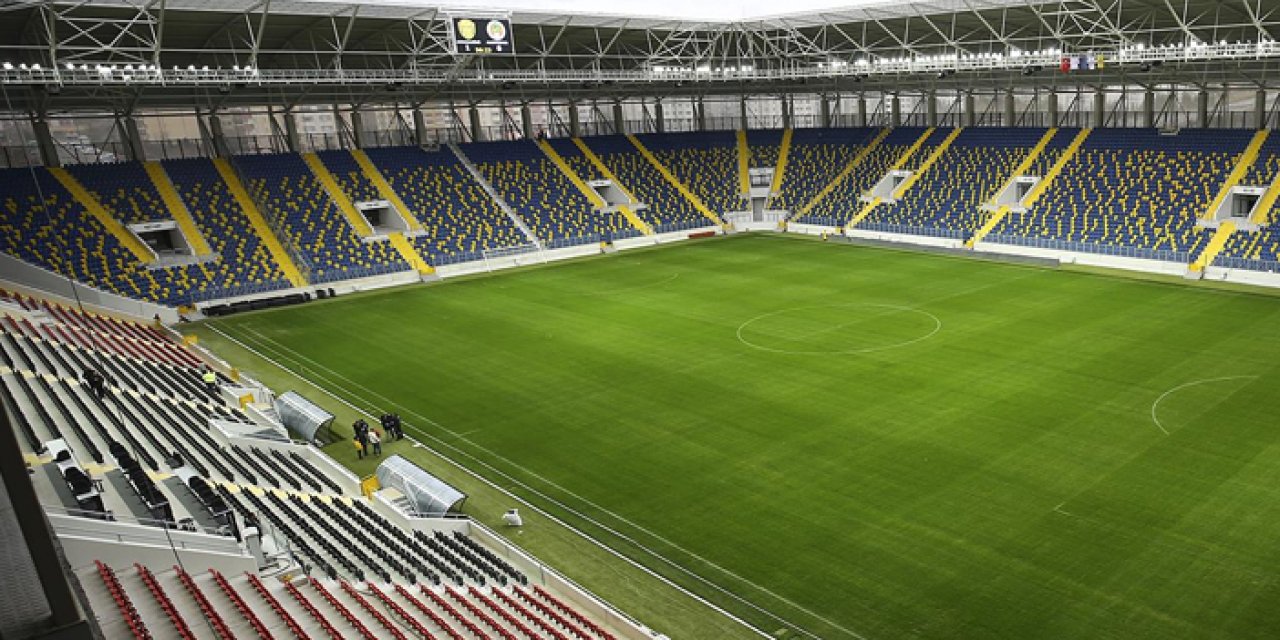 Ankara Eryaman Stadyumu’nda haftalık futbol maratonu