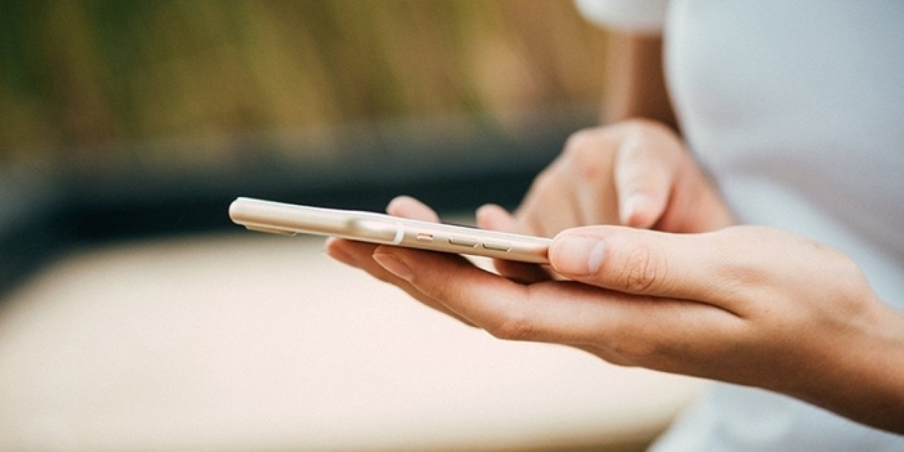 Hindistan, akıllı telefonlarda zorunlu güvenlik uygulaması uygulamasından vazgeçti