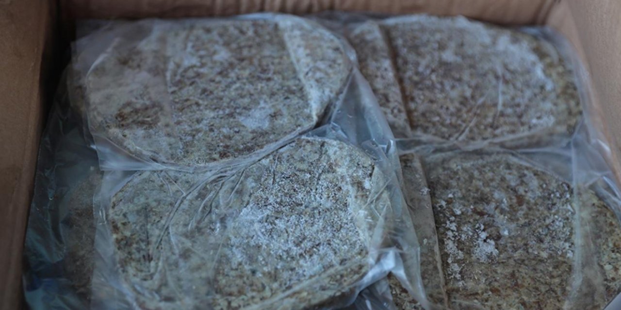 Antalya’da soğuk zincire aykırı et ve köfte otobüs bagajında yakalandı