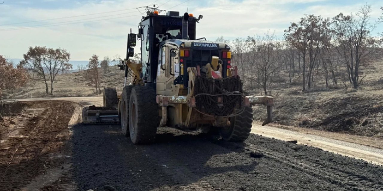 Elmadağ’da Karacahasan-Akçaali bağlantı yolunda kapsamlı çalışma sürüyor