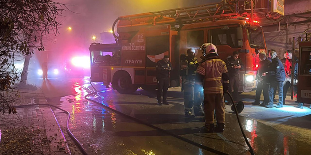 Kütahya’da ev yangını: Anne yaşamını yitirdi, kızı yaralı