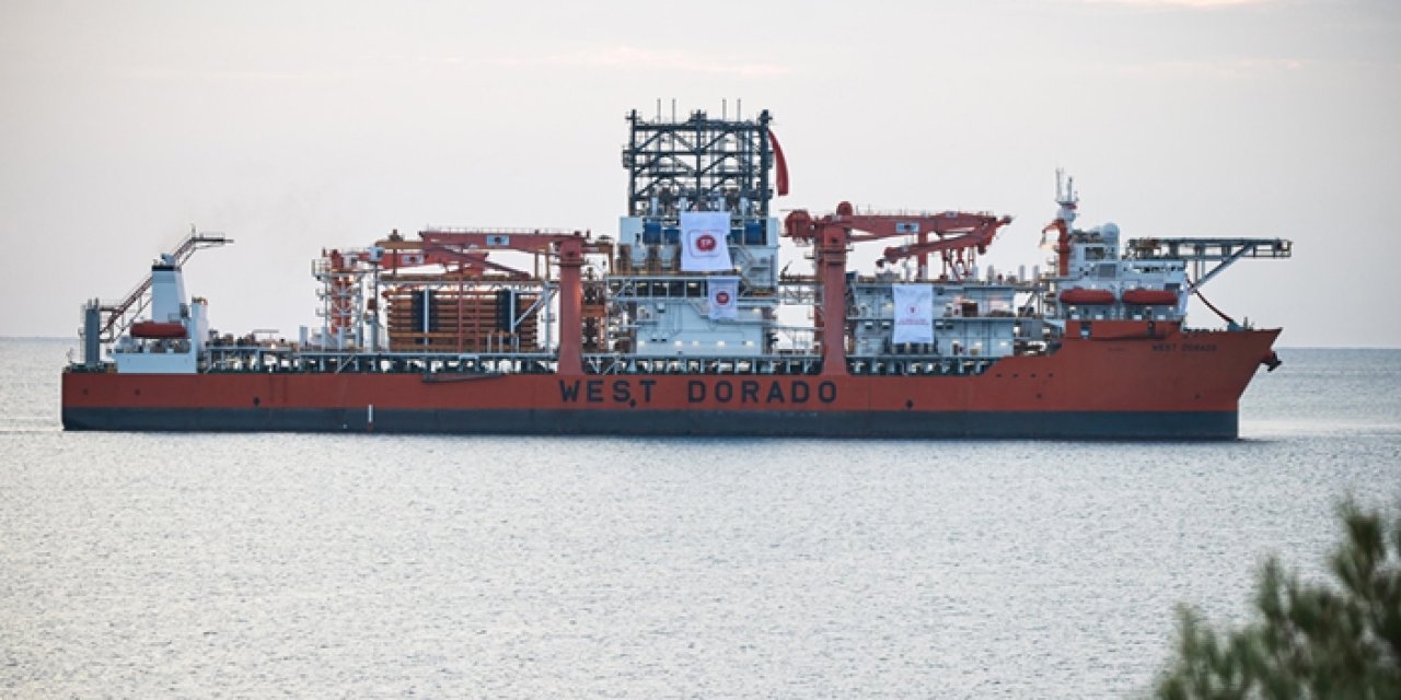 Türkiye’nin yeni sondaj gemisi Taşucu açıklarında beklemeye geçti