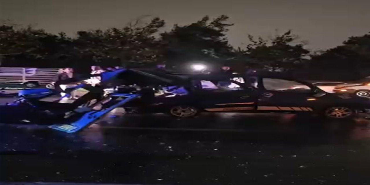 İstanbul’da Araçlar Birbirine Girdi: Yaralılar Var