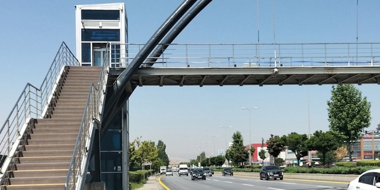 ABB şikayetleri dikkate aldı: Üstgeçitte onarım başladı