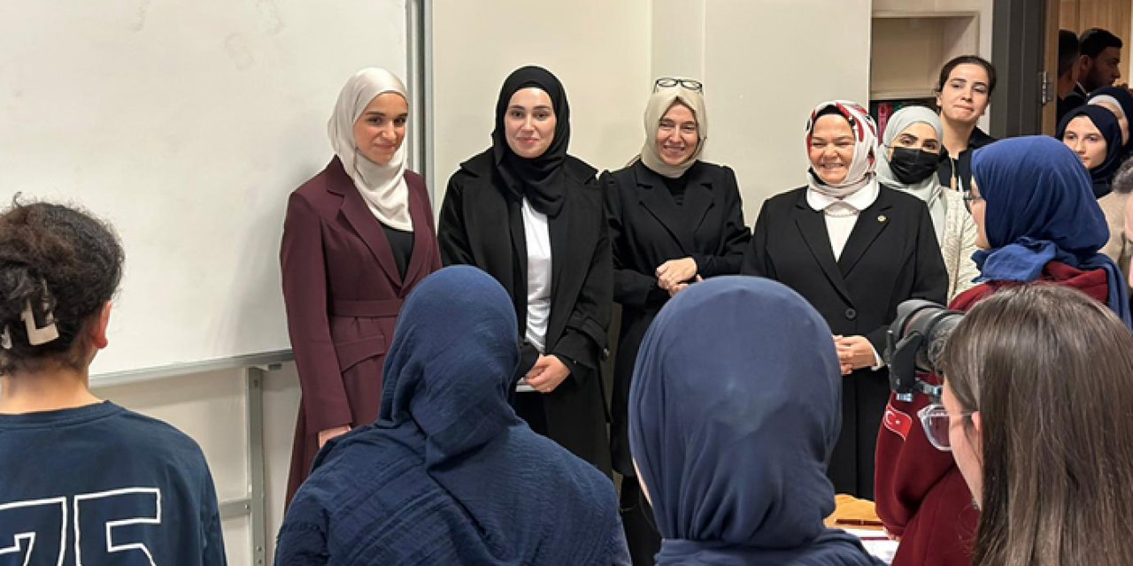 Suriye Devlet Başkanı Şara’nın eşi Durubi’den Kadıköy Anadolu İmam Hatip Lisesi’ne inceleme ziyareti