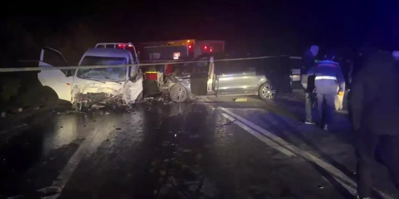 Pamukova’da panelvan ve kamyonet çarpıştı: 1 ölü, 3 yaralı