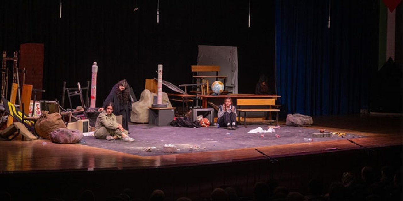 Gazze’nin acısı sahneye taşındı: Seyircileri duygulandıran performans