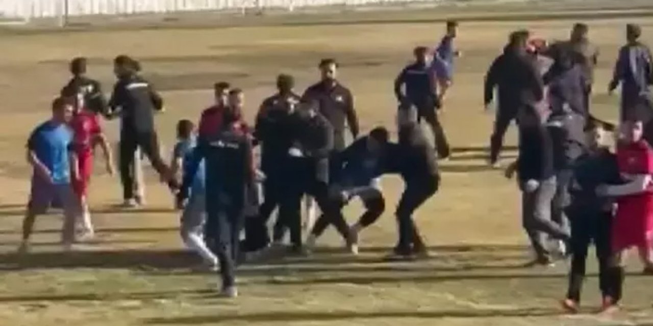 Konya’daki Amatör Maçta Saha Karıştı: 5 Kişi Yaralandı