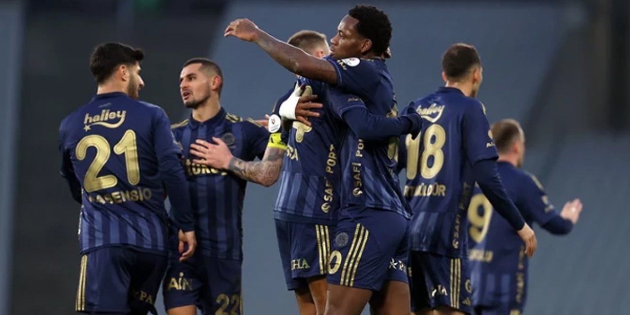 Yazarlar ne dedi? Fenerbahçe’nin performansına övgü dolu sözler