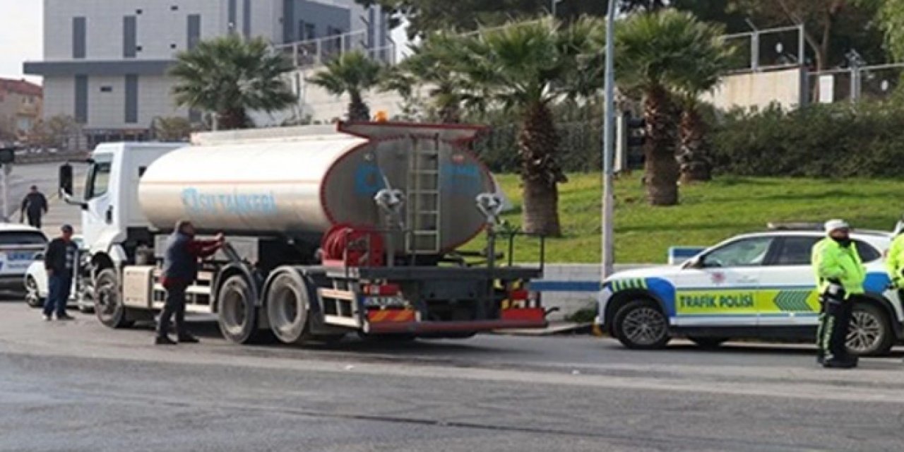 İZSU’ya ait su tankeri kontrolden çıktı, 4 otomobil zarar gördü