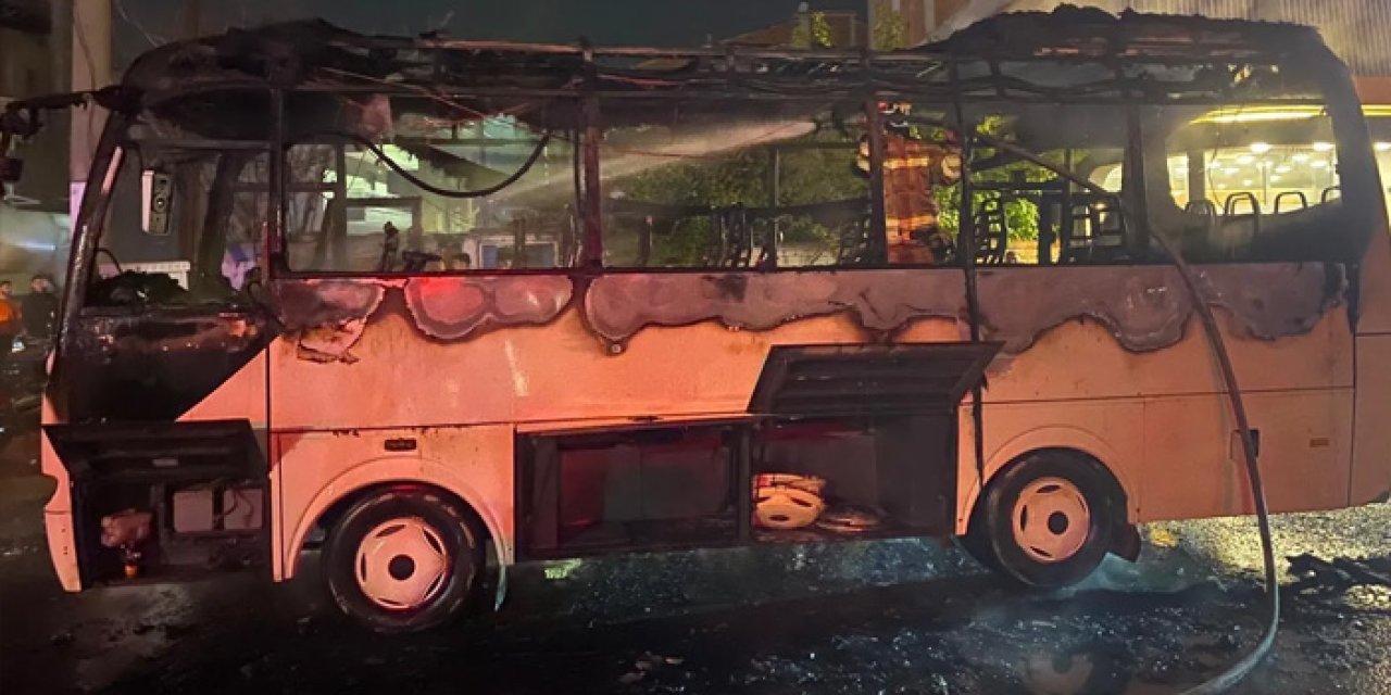 Manisa’da Boş Servis Otobüsü Yandı, Facia Kıl Payı Atlatıldı