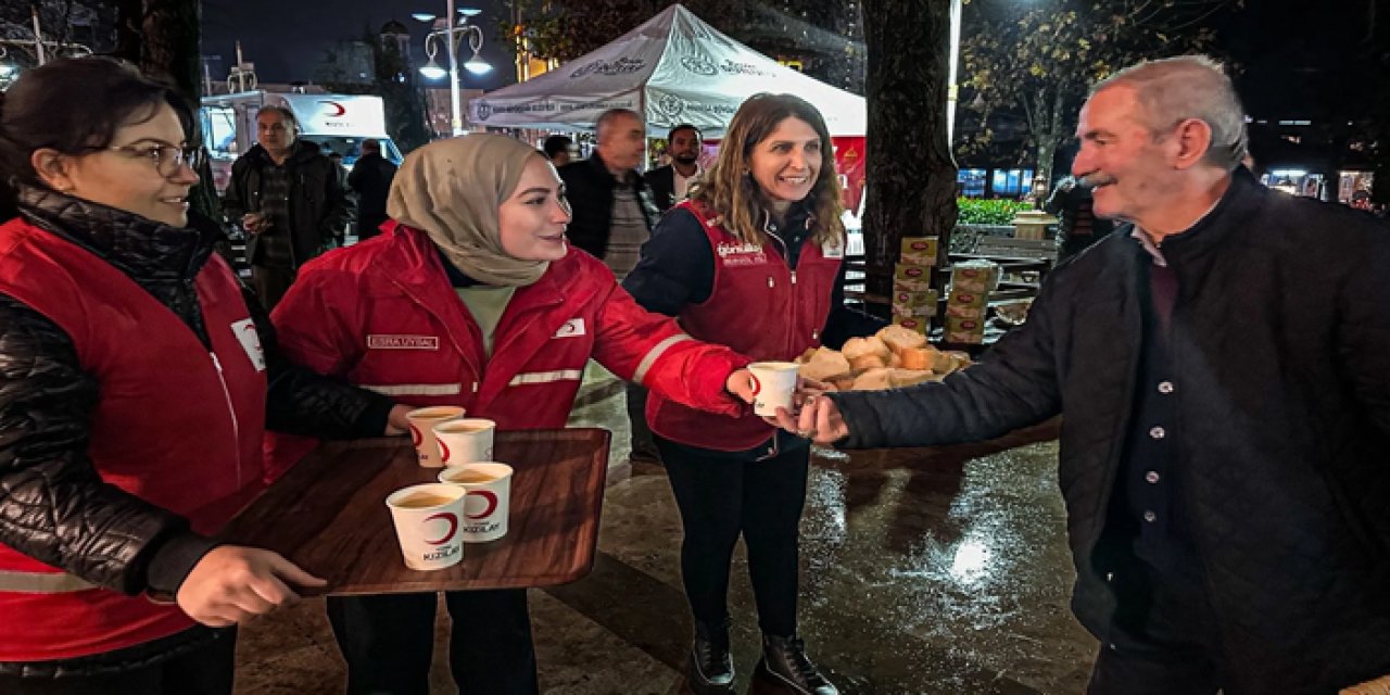 Kızılay’dan Regaip Kandili’nde 1000 kişiye sıcak ikram