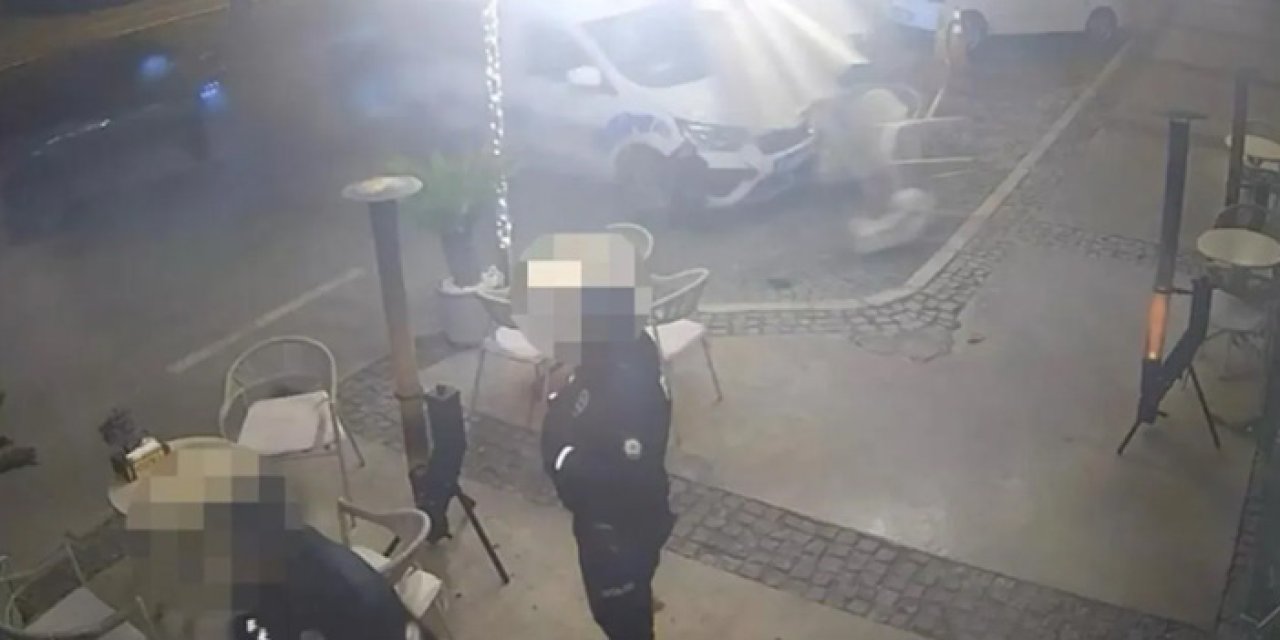 İzmir’de Polis Aracına Çarpan Otomobil Kafeteryaya Savruldu