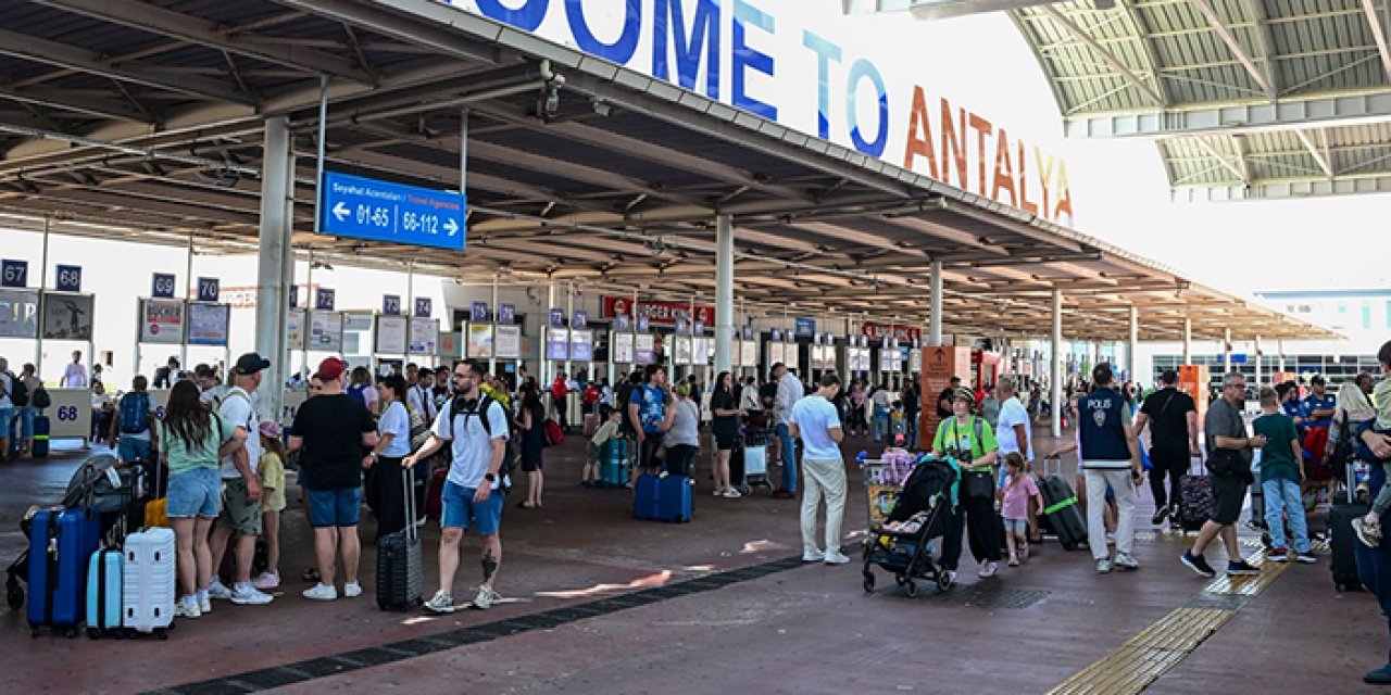 Antalya bir rekoru daha kırdı: Turizmde zirve değişmedi