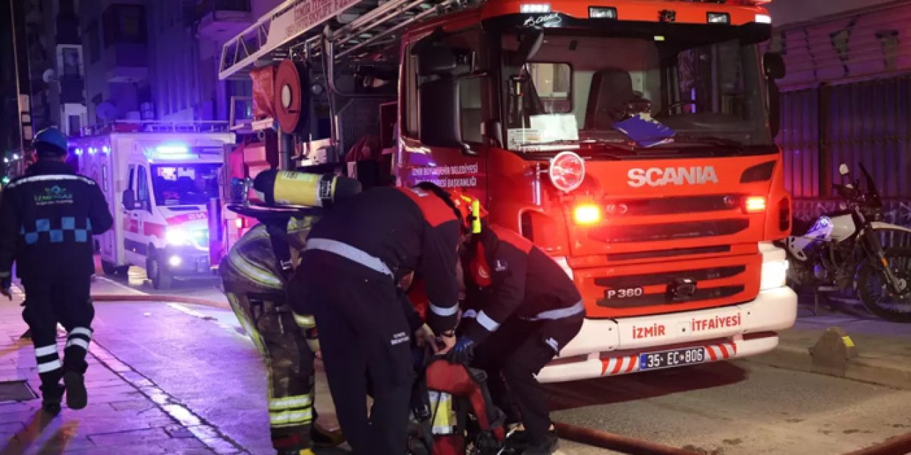 İzmir’de kafe yangını korkuttu: 2 kişi hastaneye kaldırıldı