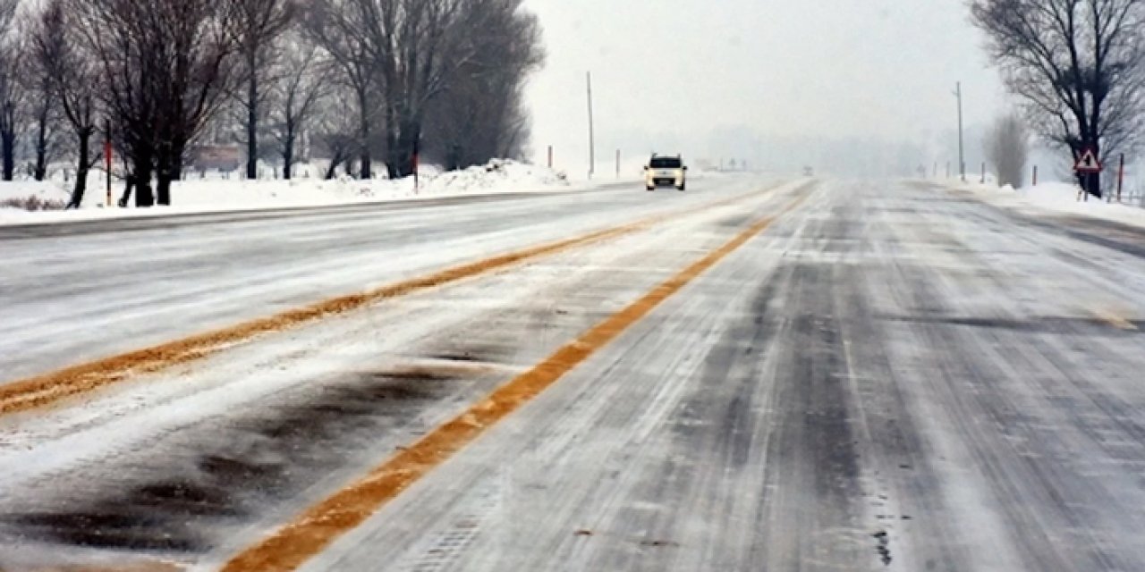 Sürücüler dikkat! Ankara genelinde buzlanma ve don tehlikesi devam ediyor