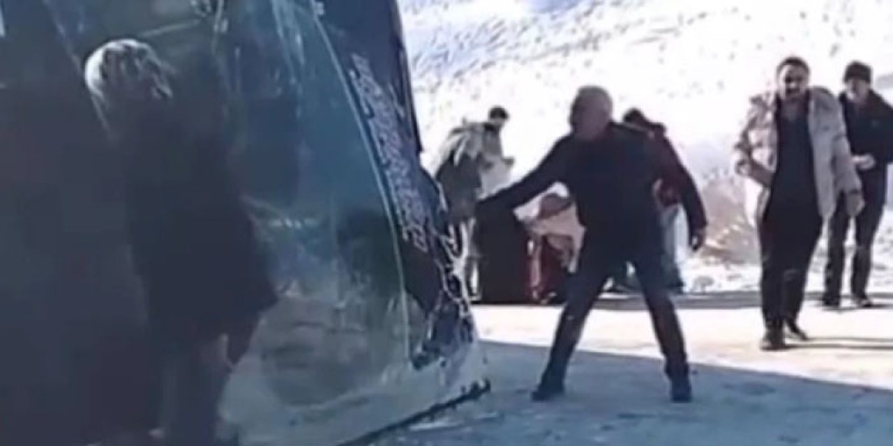 Kars’ta yolcu otobüsü devrildi: Yaralılar var!