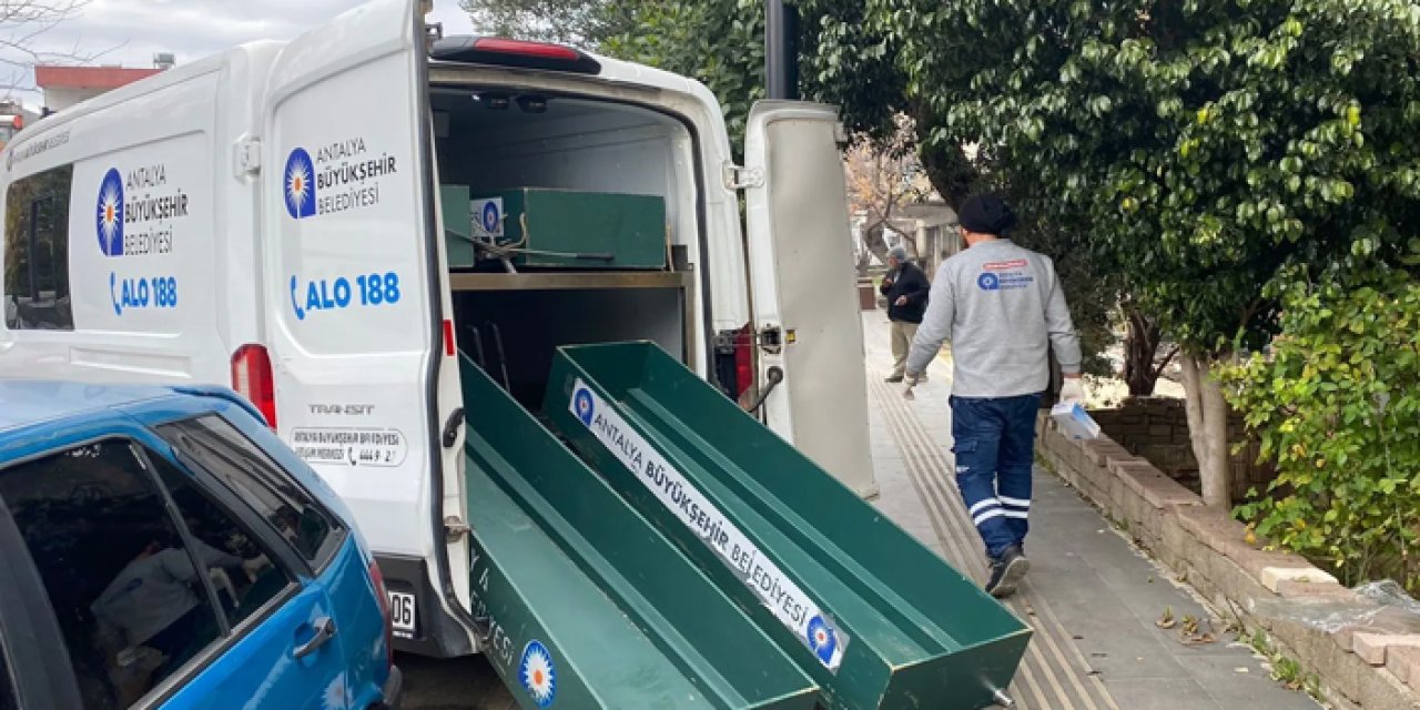 Kan donduran cinayet! Baba eşini ve 7 yaşındaki kızını öldürdü!