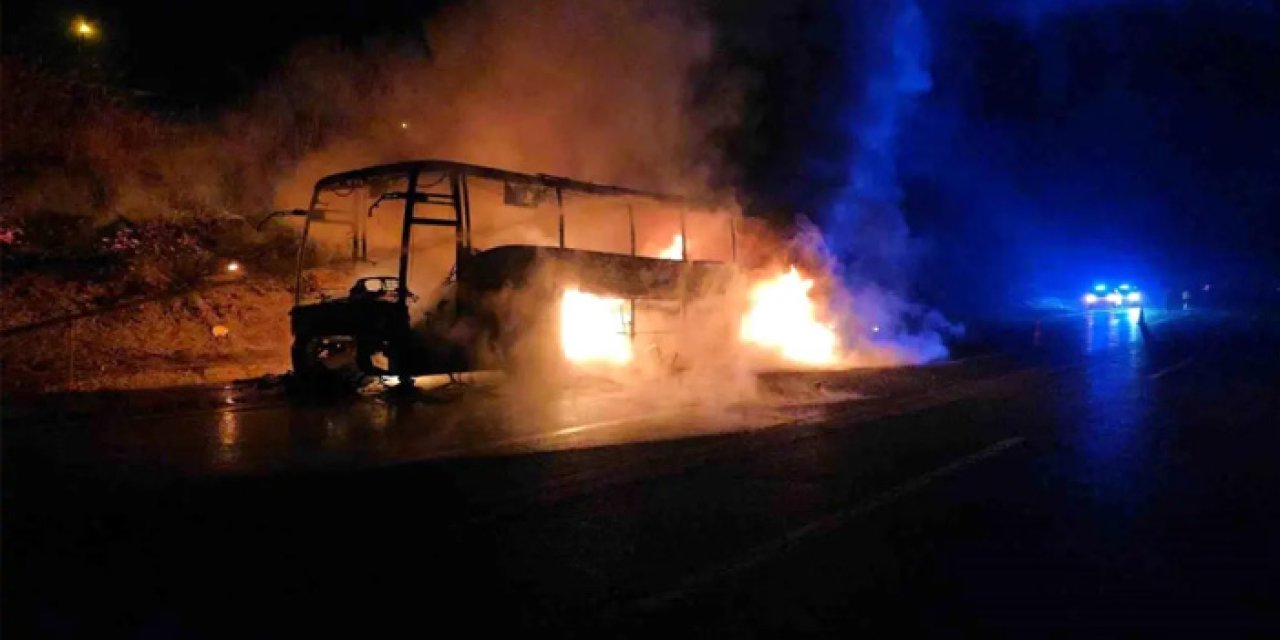 Adana'da 39 yolculu otobüs kullanılamaz hale geldi