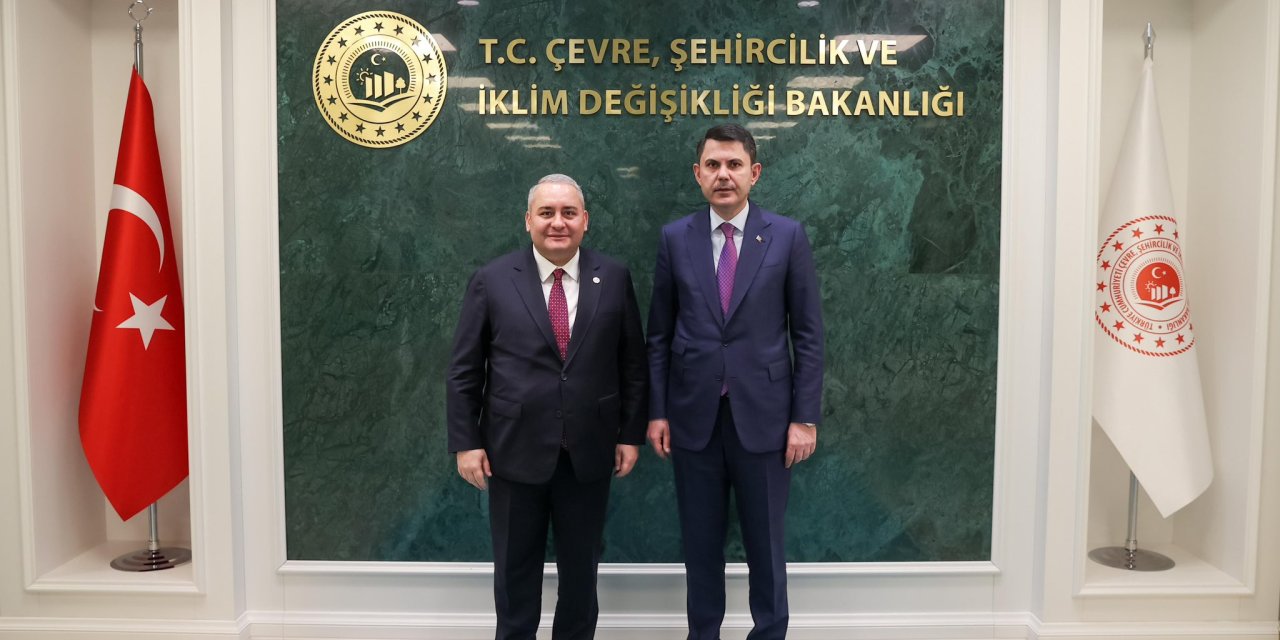 AK Partili Bakan ile CHP’li Başkan okul arkadaşı çıktı