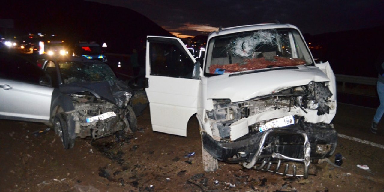 Aksaray’da Kafa Kafaya Çarpışma: 2’si Ağır 6 Yaralı