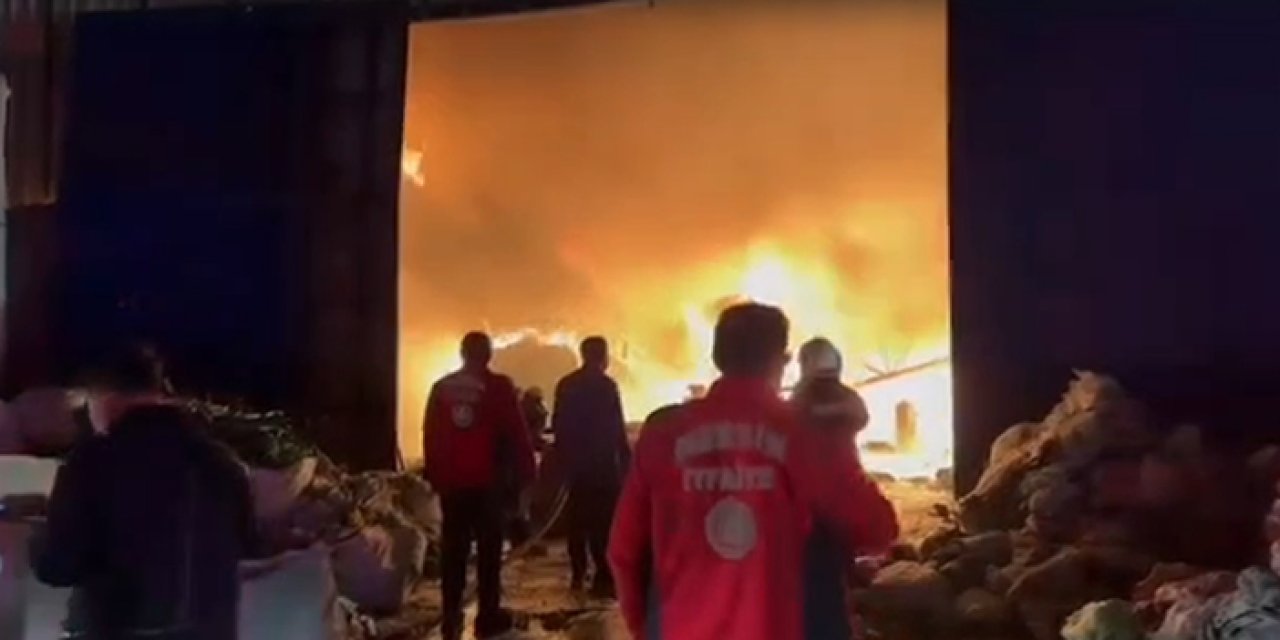 Mersin’de geri dönüşüm tesisinde yangın paniği
