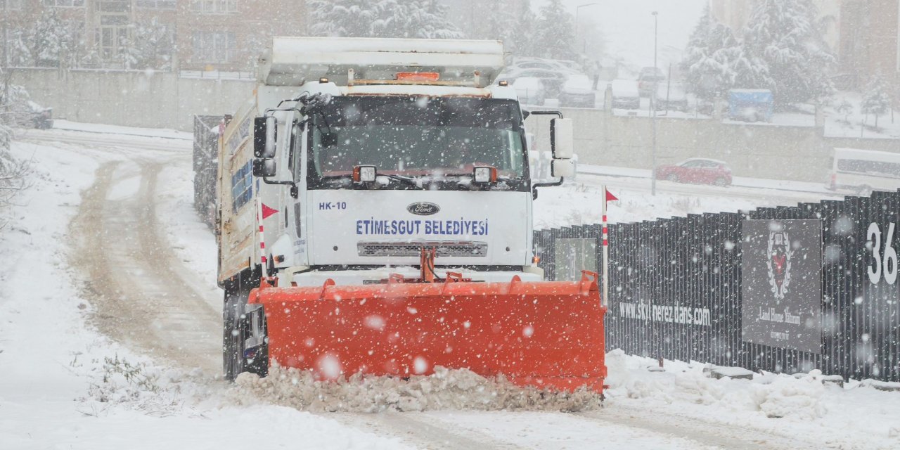 Etimesgut Belediyesi’nin karla mücadele filosu açıklandı