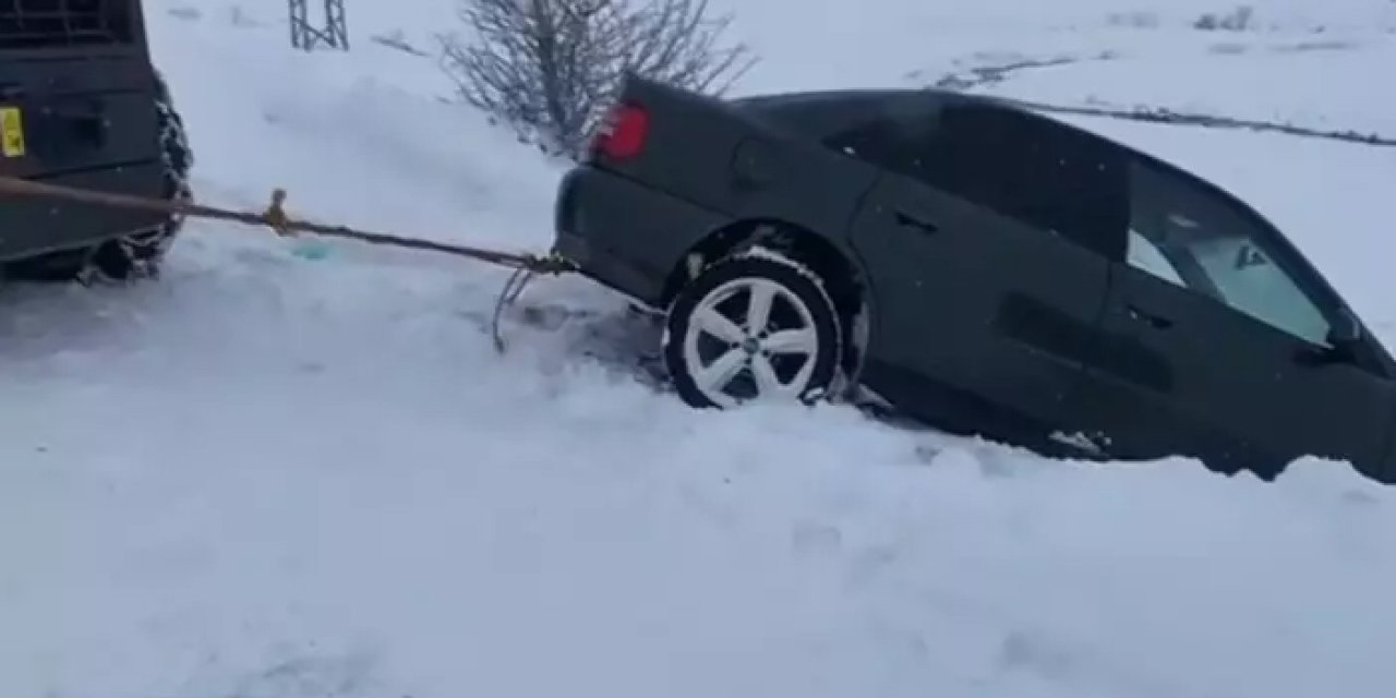 Bingöl’de kar ve tipi etkili oldu: Mahsur kalan araçlar kurtarıldı