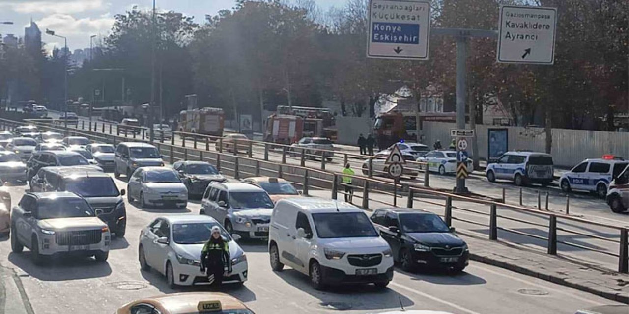Bakanlık yerleşkesinde panik: Alevler konteynerleri sardı