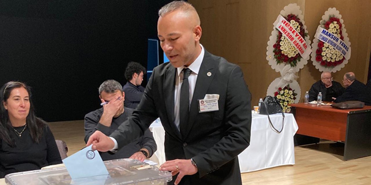 Kuruyemişçilerde başkan değişmedi: Sevimli güven tazeledi