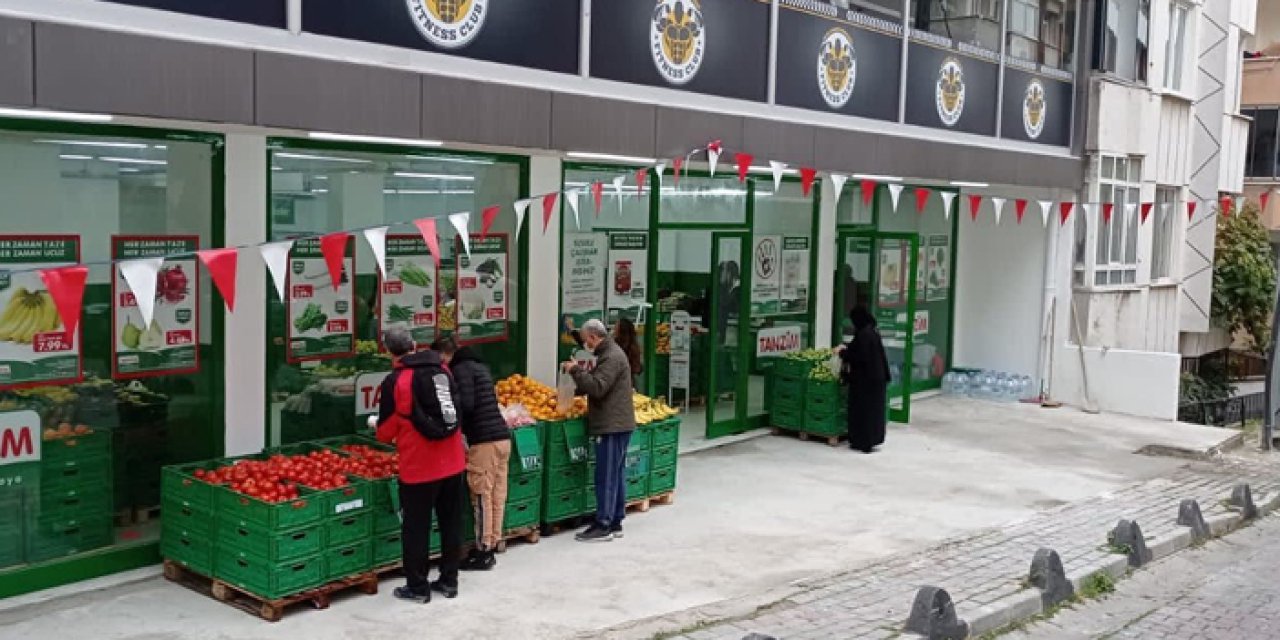 İzmirli vatandaşlara sevindirici haber: 11 zincir market güçlerini birleştirdi