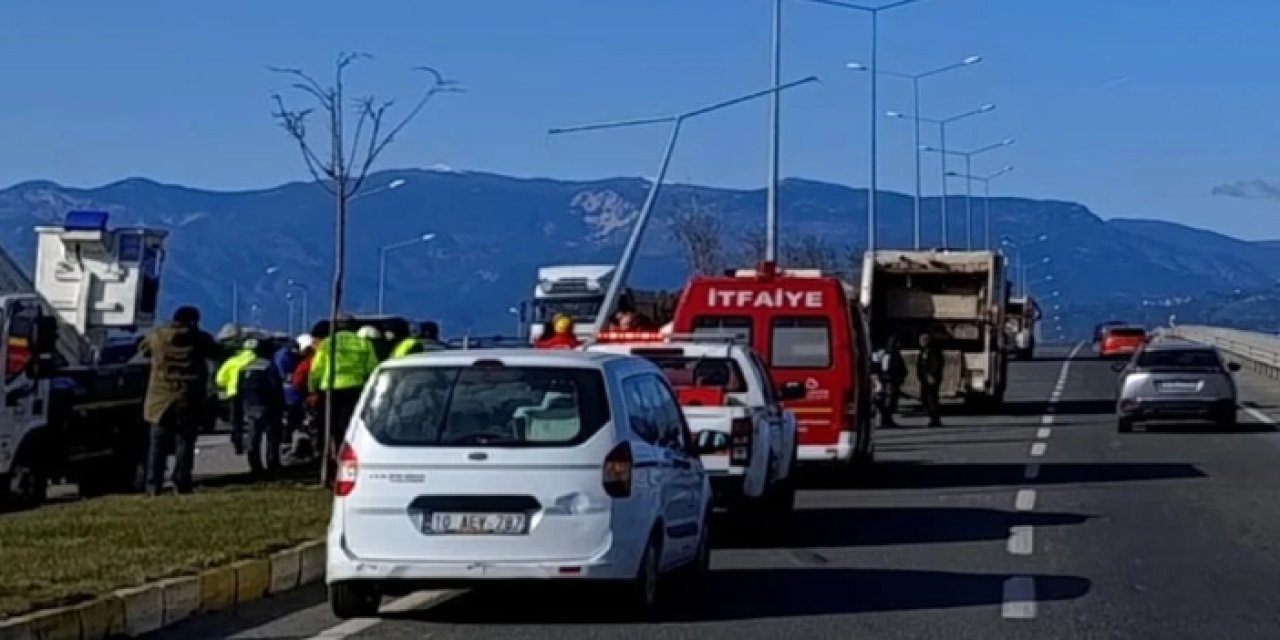 Otomobil çöp kamyonuna çarptı: 1 ölü