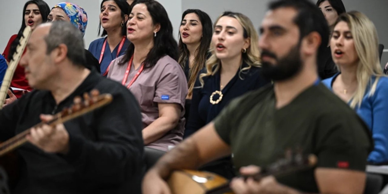 Etlik Şehir Hastanesi’nde müzikle şifa: Beyaz önlükler sahneye çıkıyor
