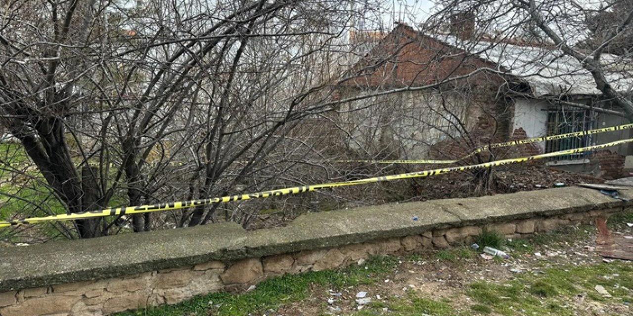 Şüpheli ölüm: Parkta erkek cesedi bulundu