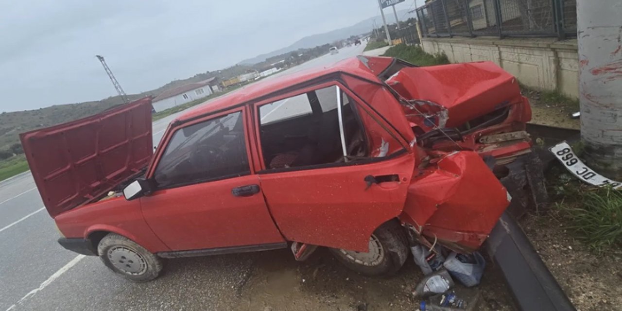 İzmir'de araç kontrolden çıktı: 2 yaralı