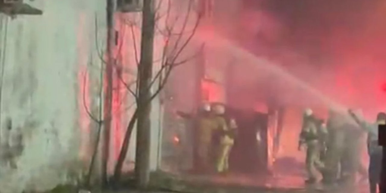 Buca’da korkutan yangın: Alevler 4 iş yerine yayıldı