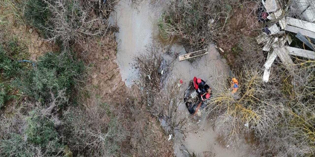 İzmir'de Köprüden Geçerken Sele Kapıldılar: 2 Ölü