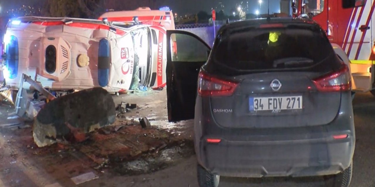 İstanbul’da ambulans ile cip çarpıştı: 3 yaralı