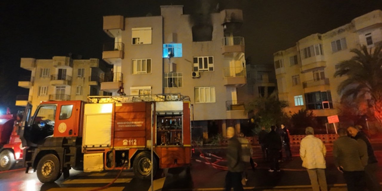 Mersin’de ev yangını: 2 kişi etkilendi