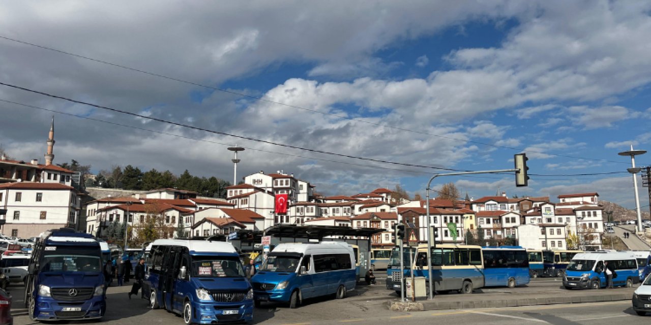 Ankara Ulus’ta vatandaş belediye çukuruna düşüp yaralandı