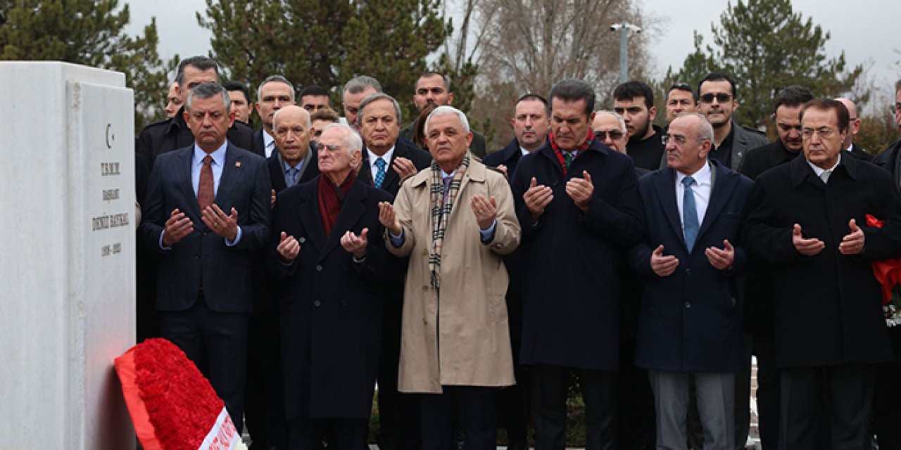 Siyasetin duayen ismi Baykal mezarı başında anıldı
