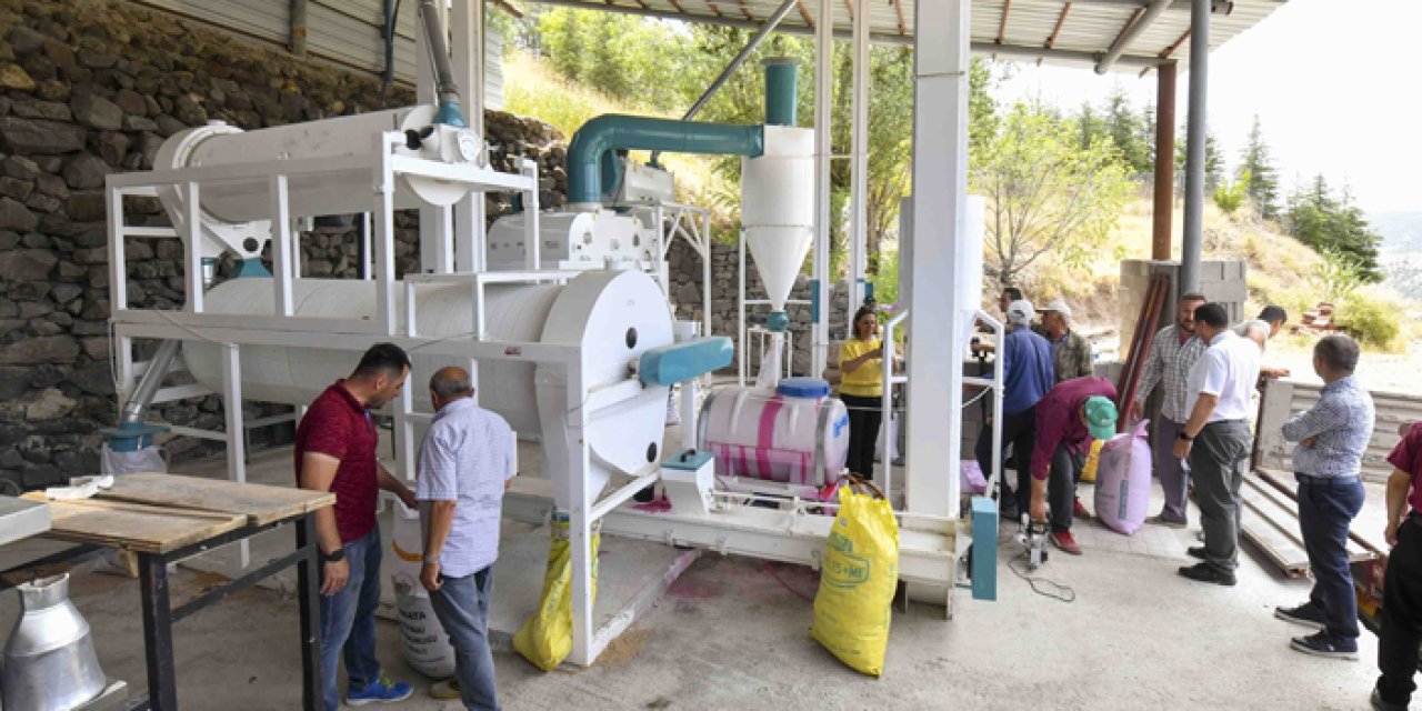 Ankara’da kırsal kalkınmaya yeni yatırım: Yem ezme tesisi hizmete girdi