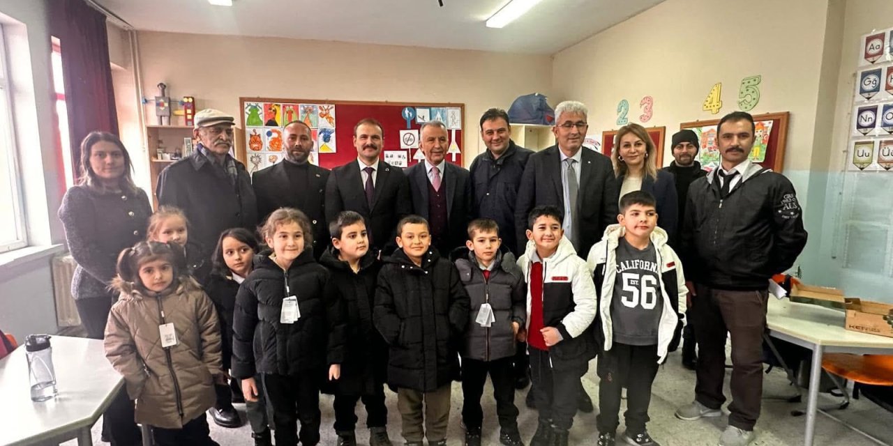 Çamlıdere’de öğrencilere diş macunu ve fırçası dağıtıldı