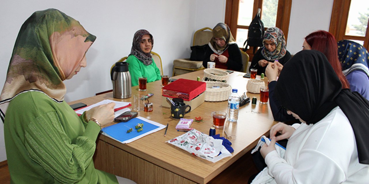 Çubuk’taki atölyede hayaller iplerle şekilleniyor: Kadınlar ilmek ilmek meslek öğreniyor